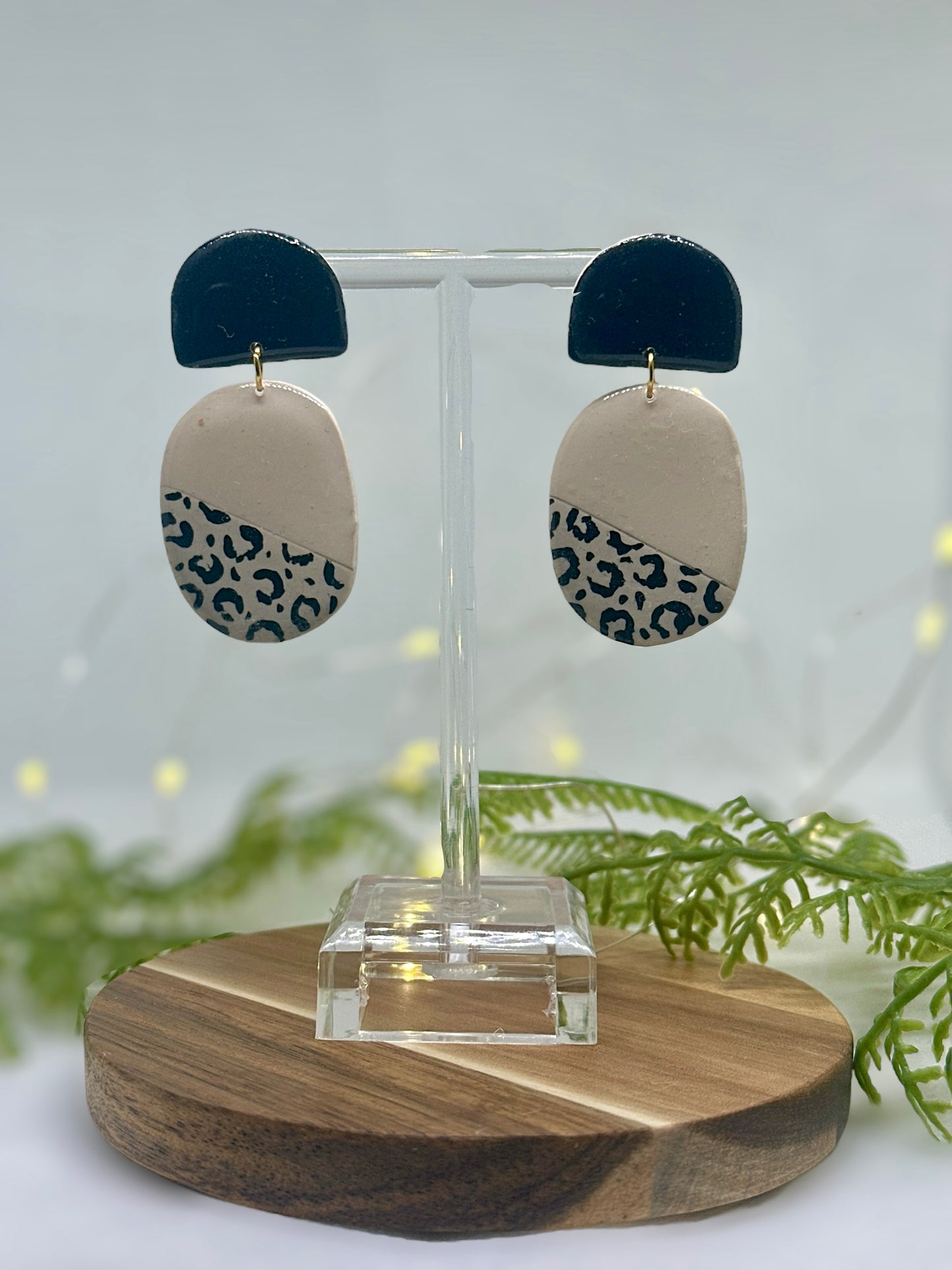 Leopard print design retro look stud earrings